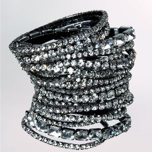 NWOT RHINESTONE ELASTIC BRACELETS